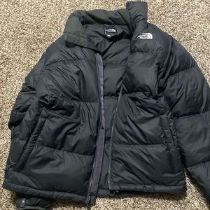 Like new (warn maybe once) mend north face winter coat